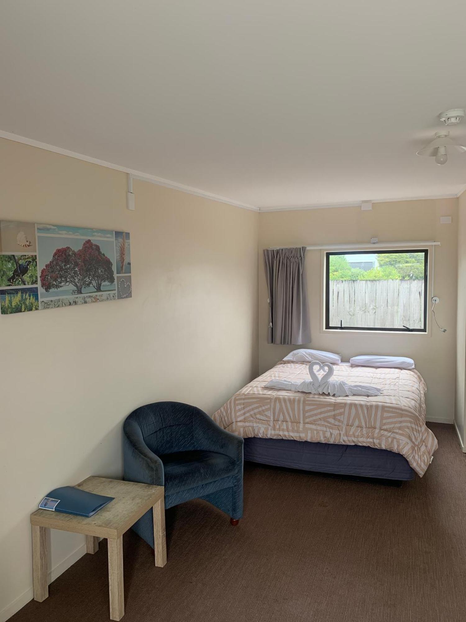 Beachcomber Lodge & Backpacker Kaitaia Bagian luar foto